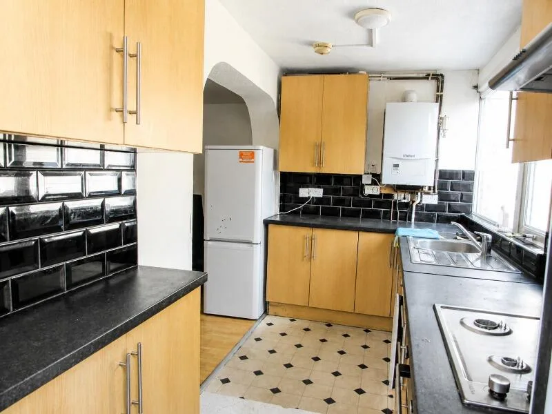 3 bedroom semi-detached house for rent