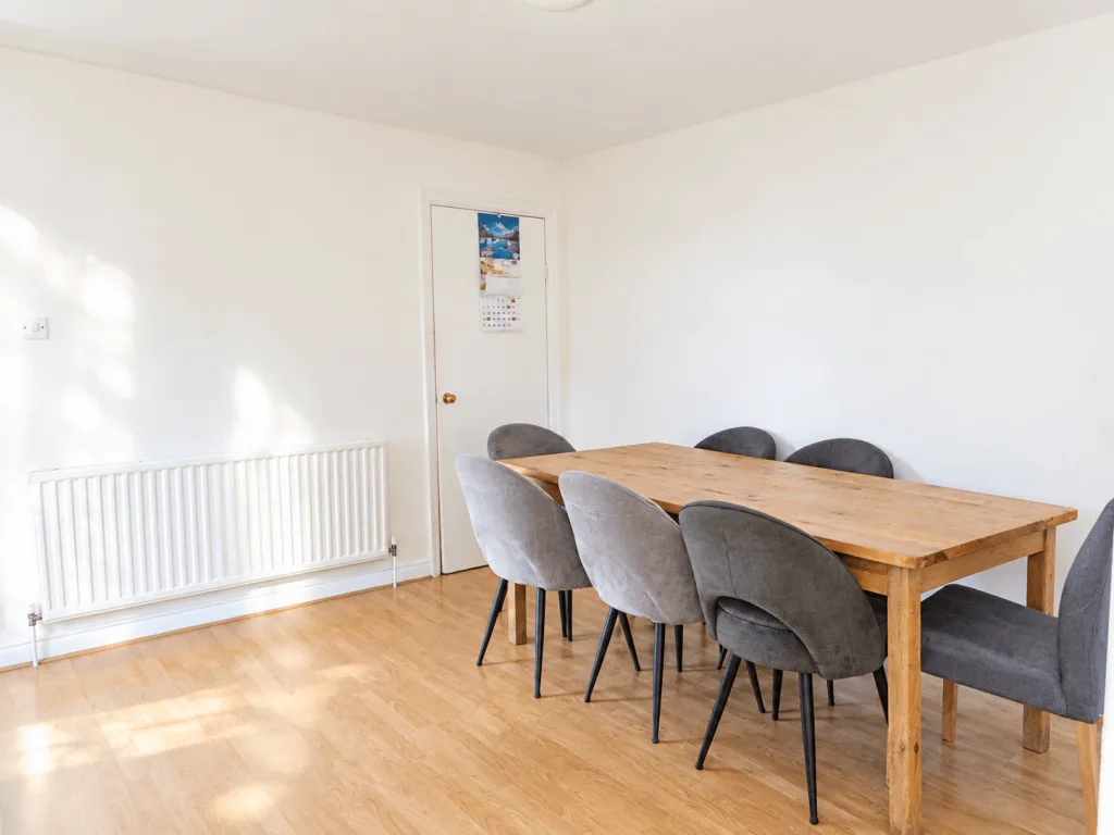 3 bedroom semi-detached house for rent