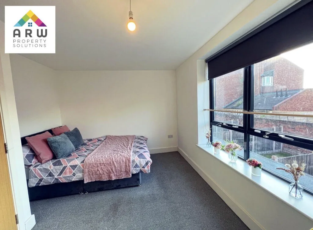 6 bedroom terraced house for rent