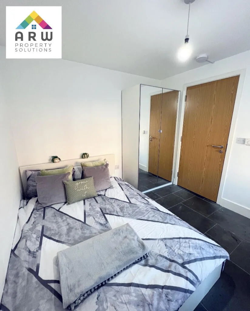 6 bedroom terraced house for rent