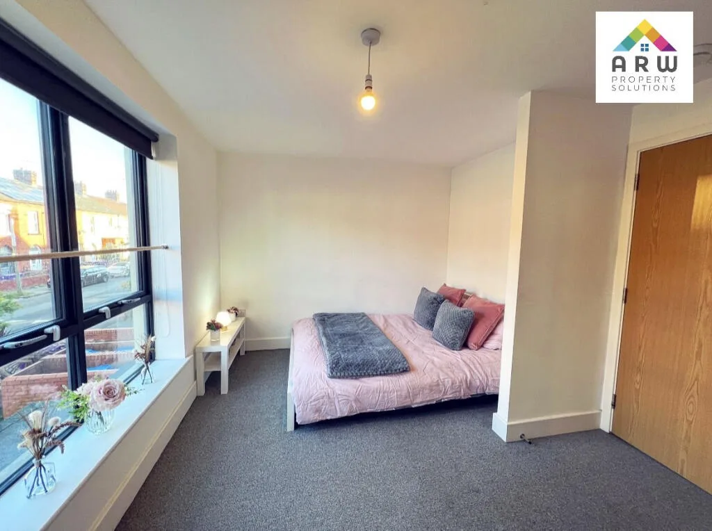 6 bedroom terraced house for rent