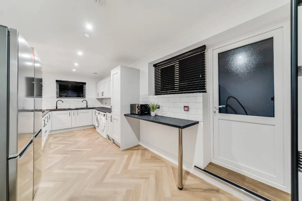 7 bedroom terraced house for rent