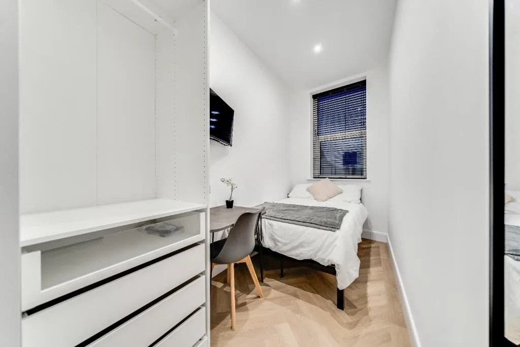 7 bedroom terraced house for rent