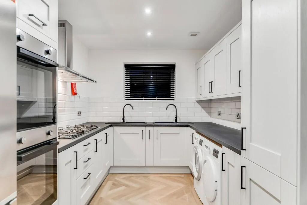7 bedroom terraced house for rent
