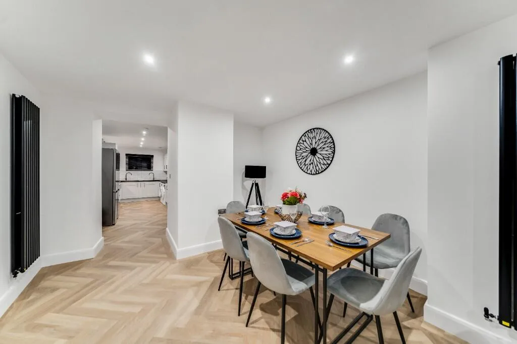 7 bedroom terraced house for rent