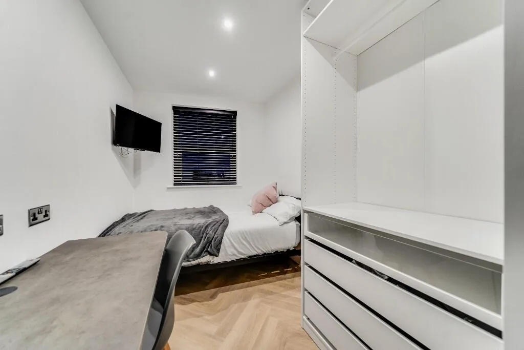 7 bedroom terraced house for rent