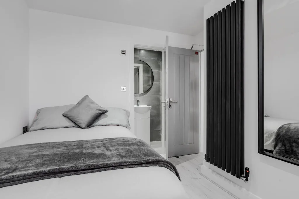 6 bedroom terraced house for rent
