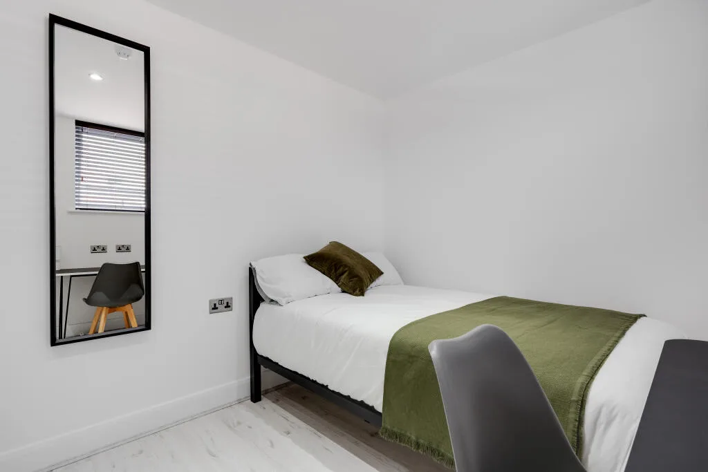 6 bedroom terraced house for rent