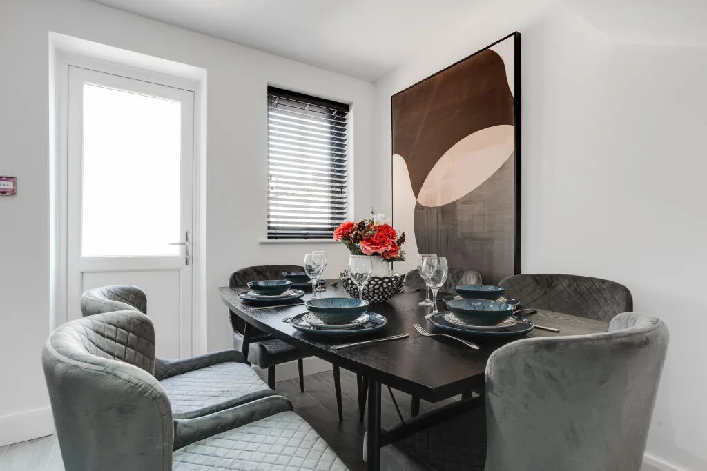 6 bedroom terraced house for rent