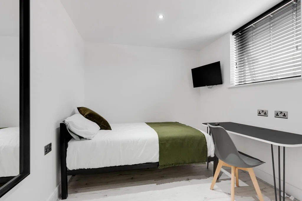 6 bedroom terraced house for rent