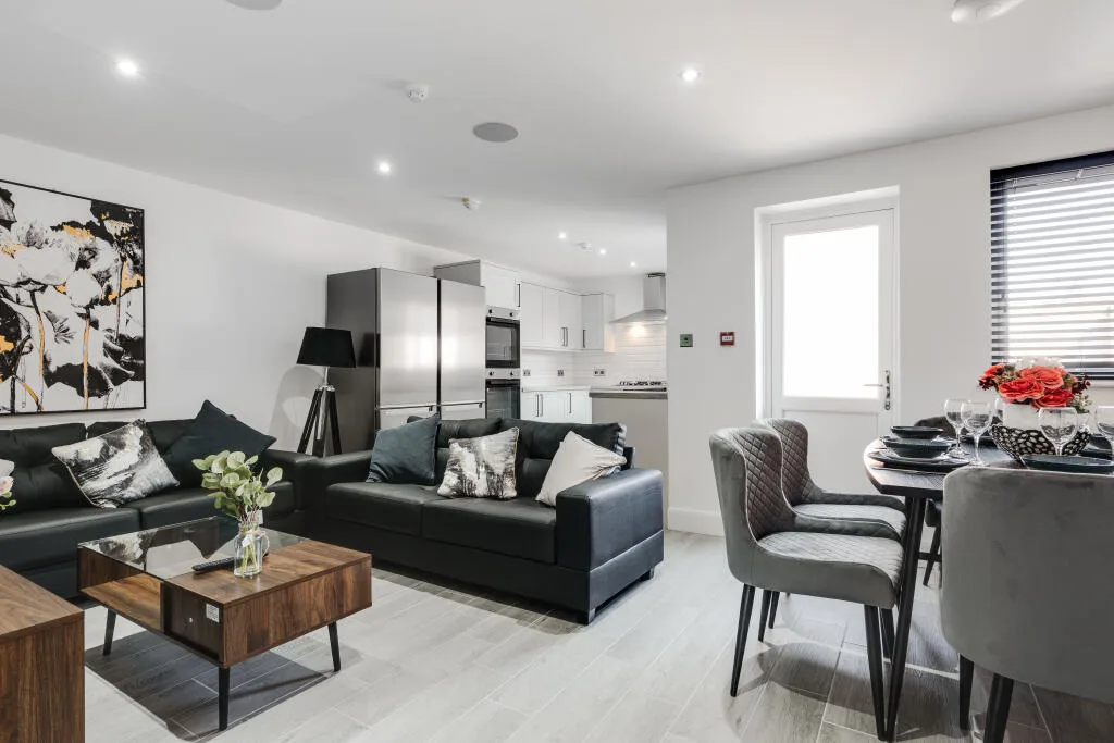 6 bedroom terraced house for rent