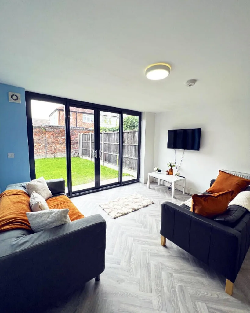 6 bedroom terraced house for rent
