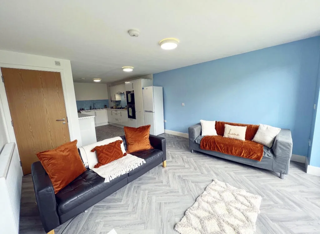 6 bedroom terraced house for rent