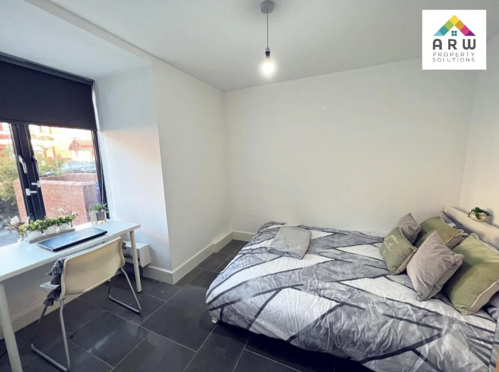 6 bedroom terraced house for rent