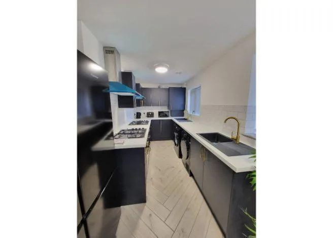 6 bedroom terraced house for rent
