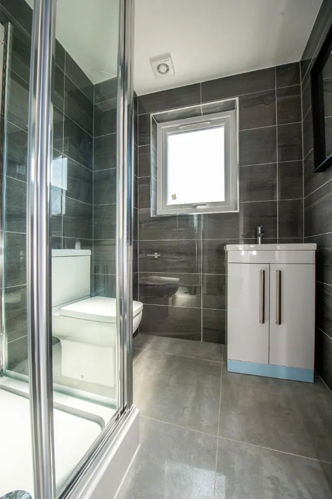 6 bedroom terraced house for rent