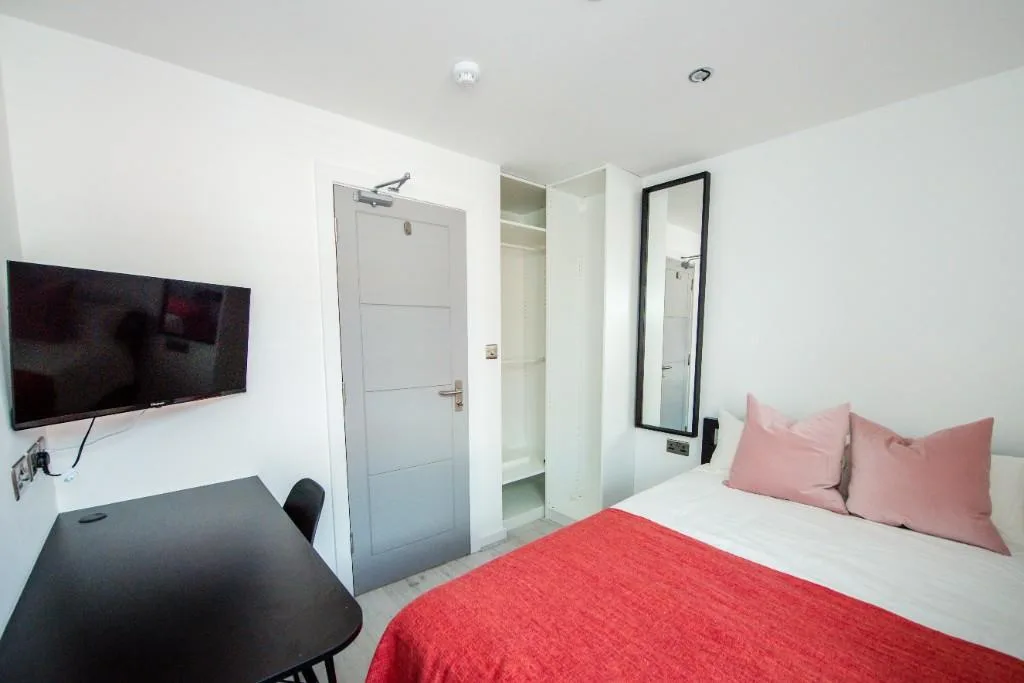 6 bedroom terraced house for rent