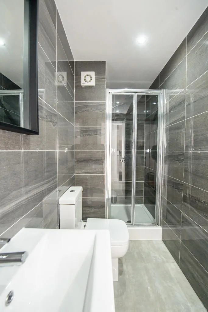 6 bedroom terraced house for rent