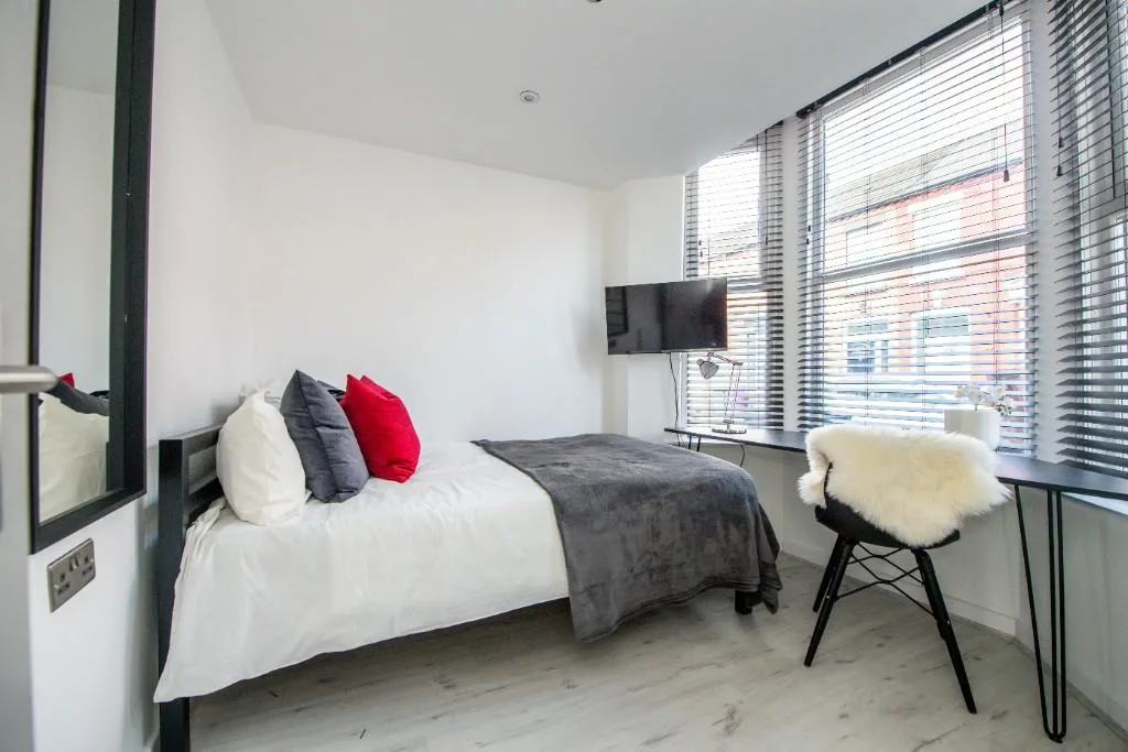 6 bedroom terraced house for rent