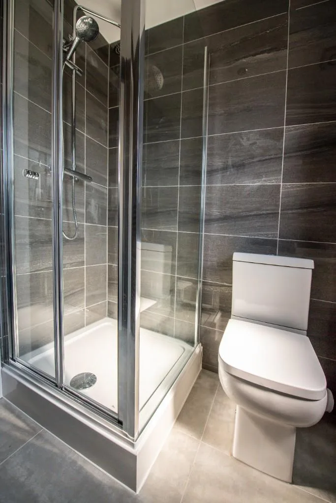 6 bedroom terraced house for rent
