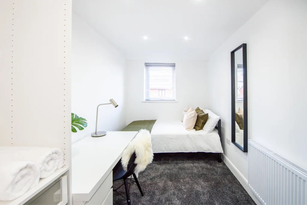 6 bedroom house for rent