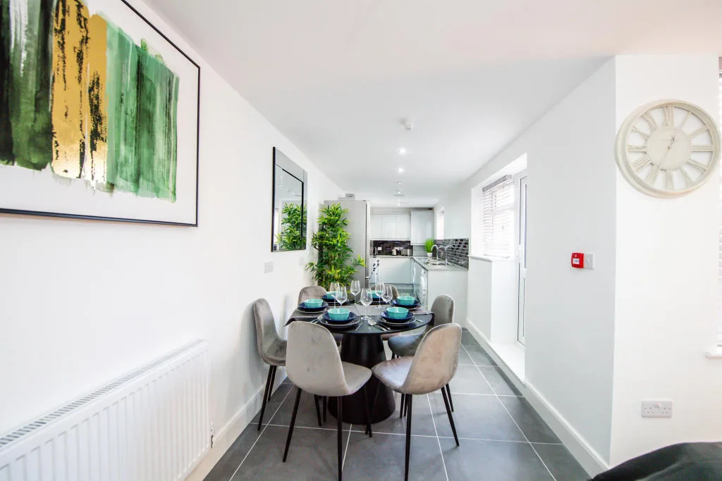 6 bedroom house for rent