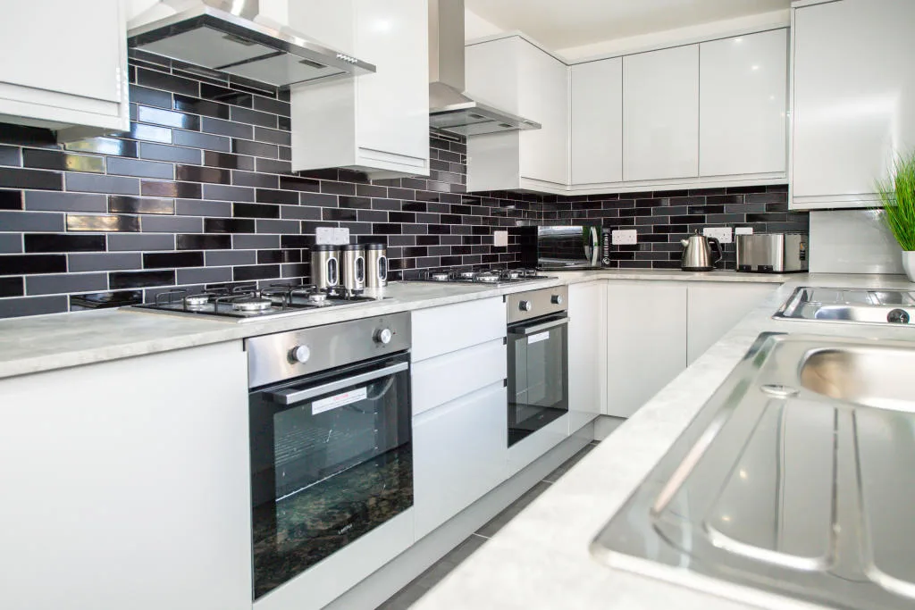 6 bedroom house for rent
