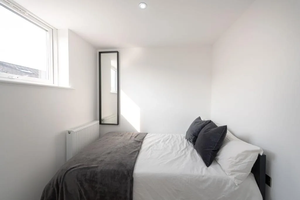 6 bedroom terraced house for rent