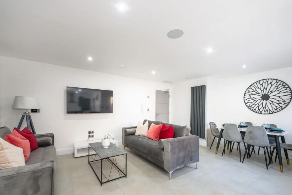 6 bedroom terraced house for rent