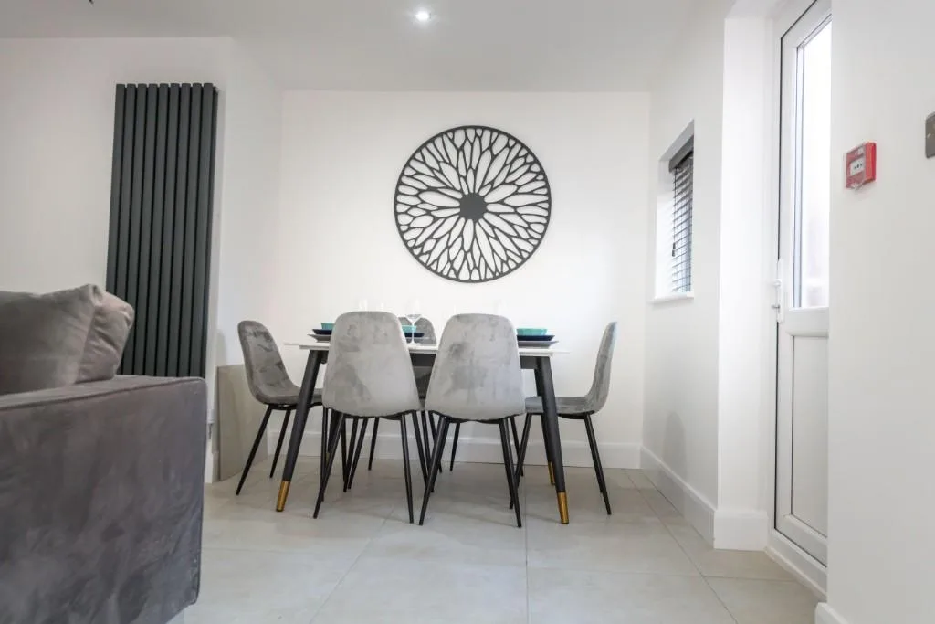 6 bedroom terraced house for rent