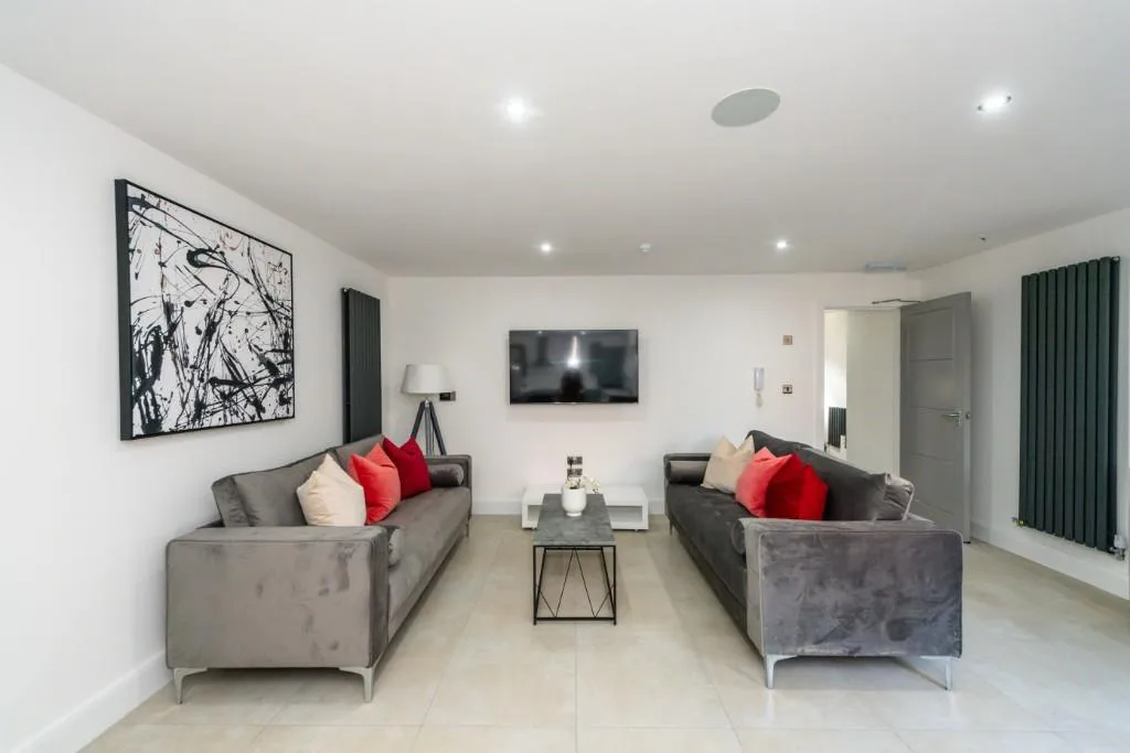 6 bedroom terraced house for rent