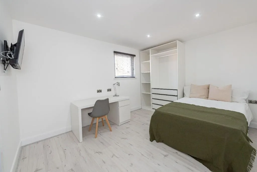 6 bedroom terraced house for rent