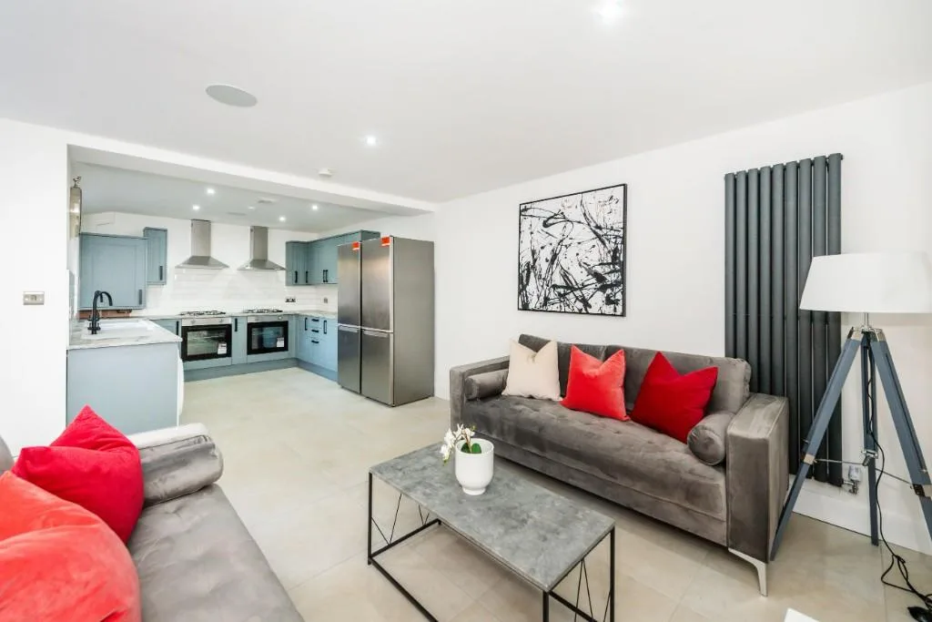 6 bedroom terraced house for rent