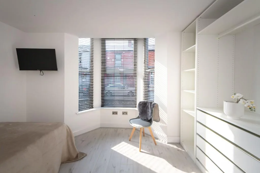 6 bedroom terraced house for rent