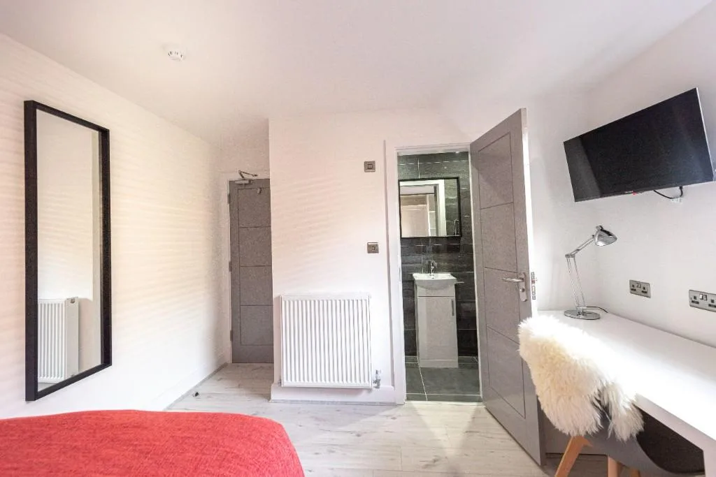 6 bedroom terraced house for rent