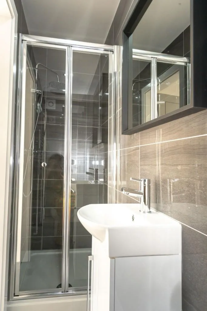 6 bedroom terraced house for rent
