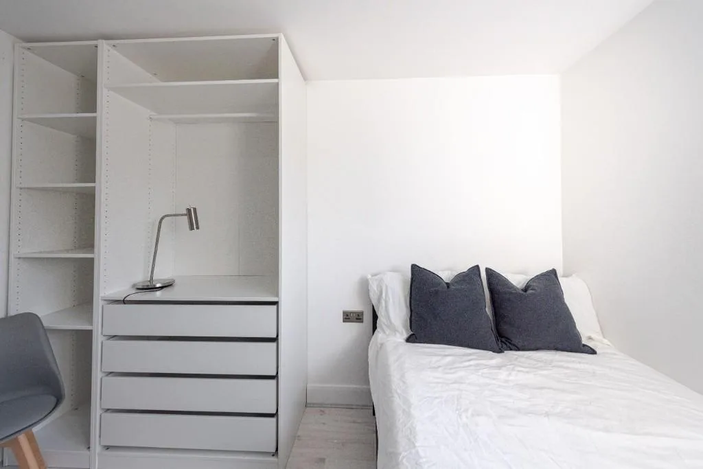 6 bedroom terraced house for rent
