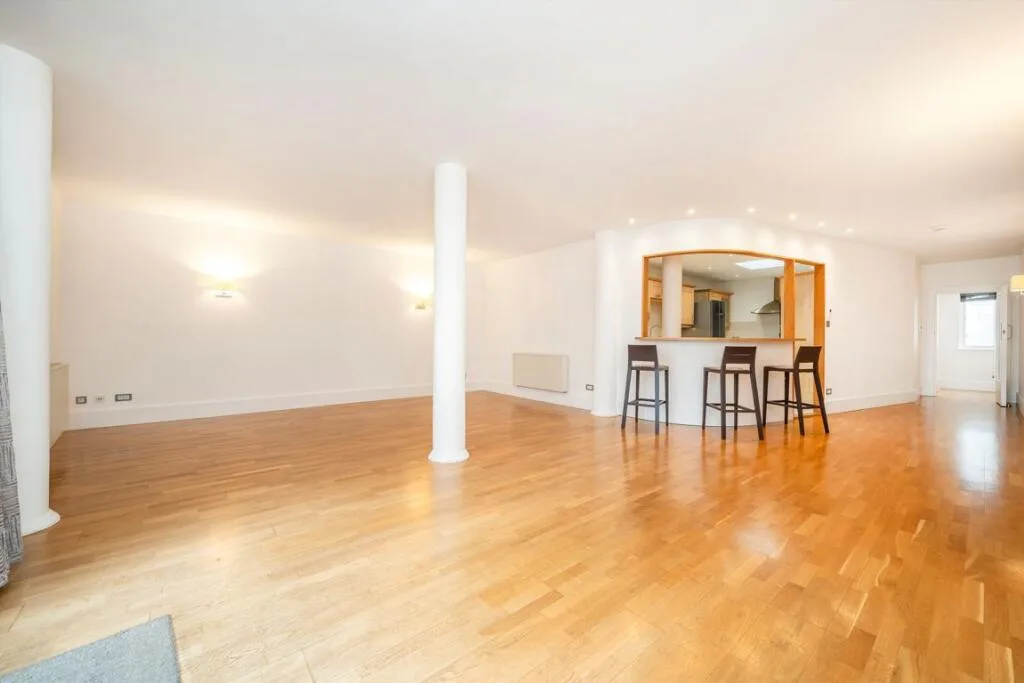 3 bedroom flat for rent
