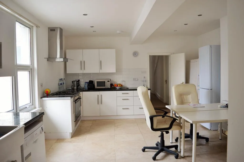 3 bedroom flat for rent