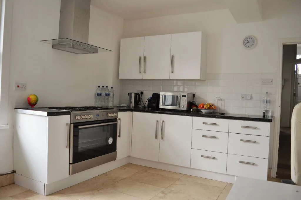 3 bedroom flat for rent