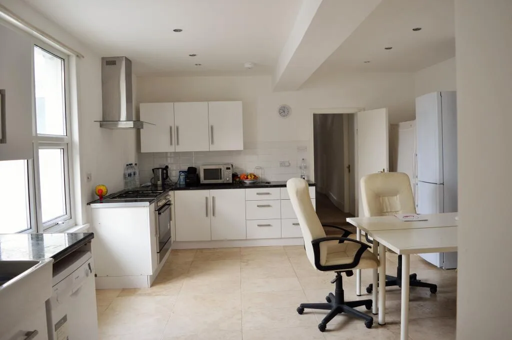3 bedroom flat for rent