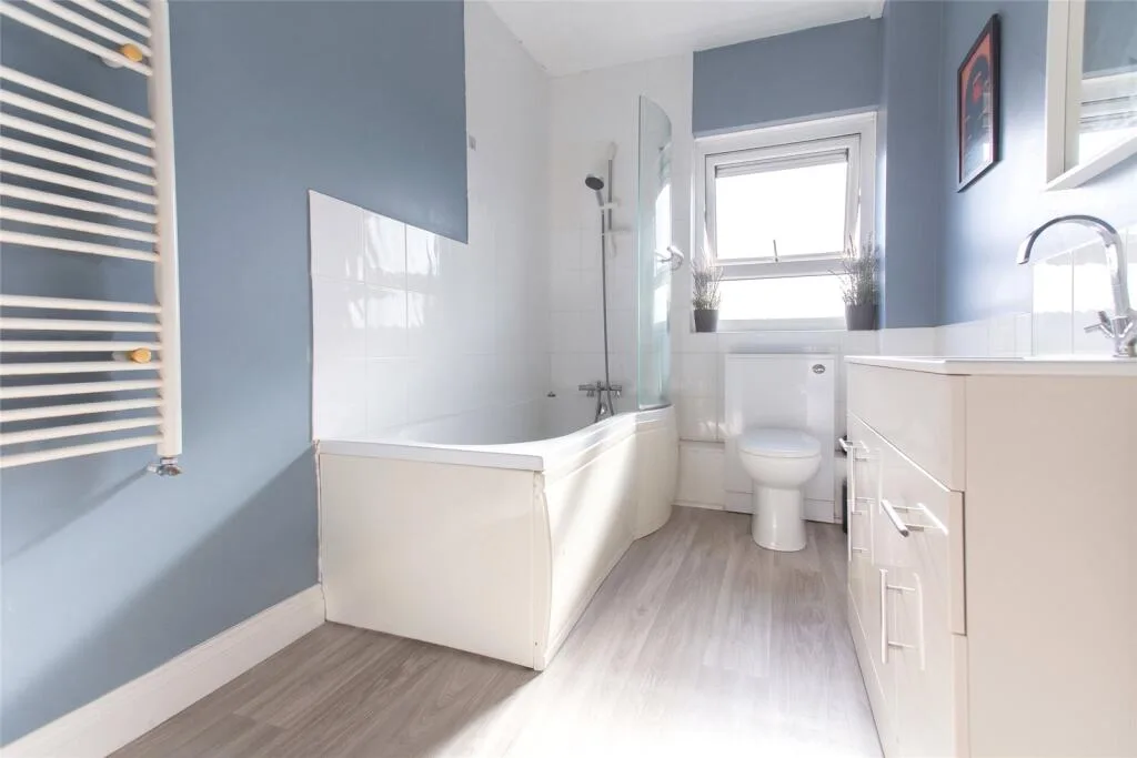 3 bedroom maisonette for rent