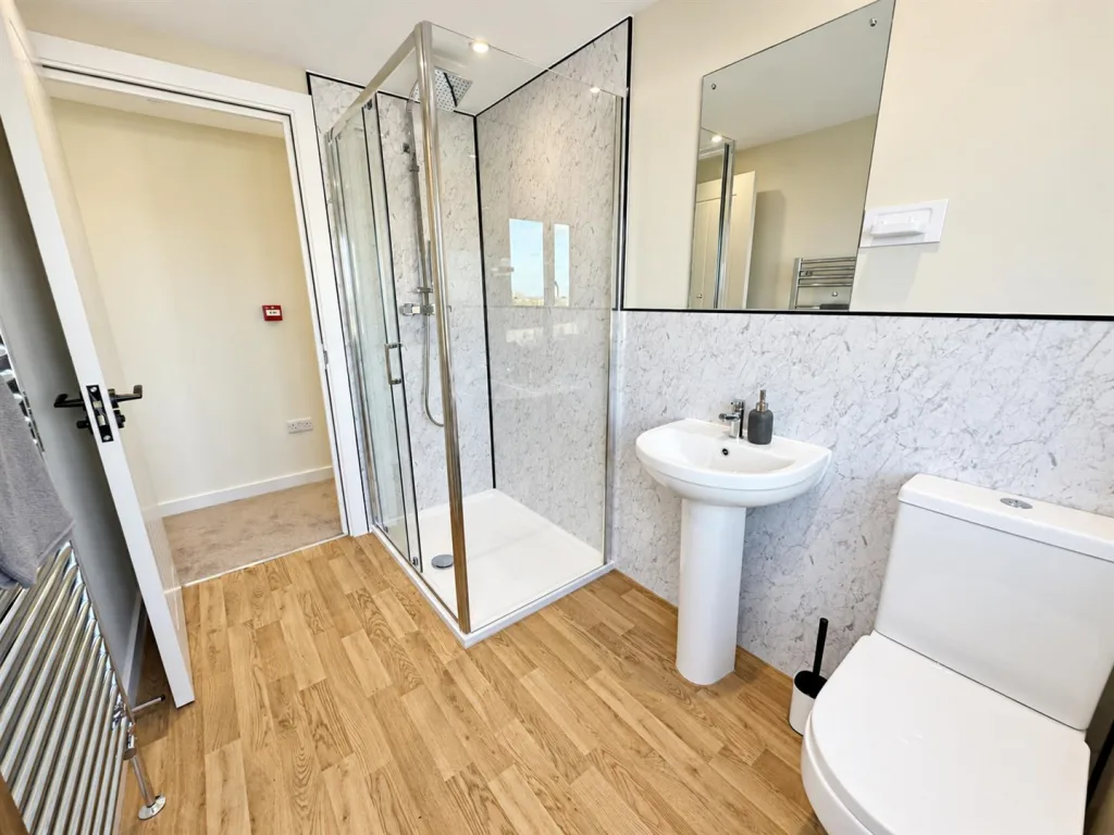 6 bedroom terraced house for rent