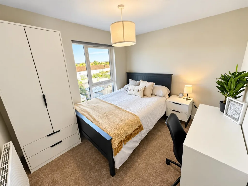 6 bedroom terraced house for rent