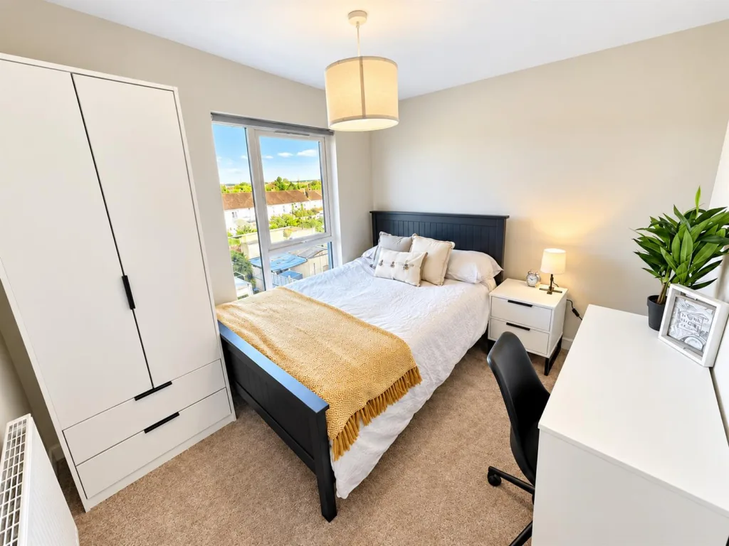 6 bedroom terraced house for rent