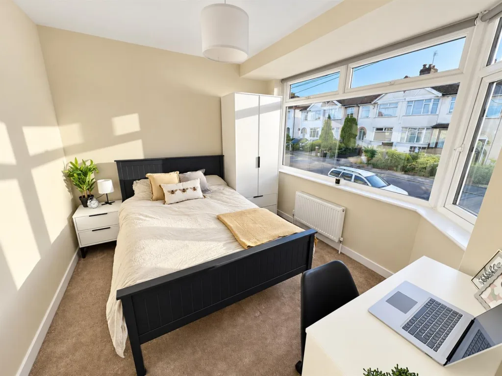 6 bedroom terraced house for rent