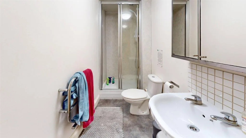 6 bedroom apartment for rent