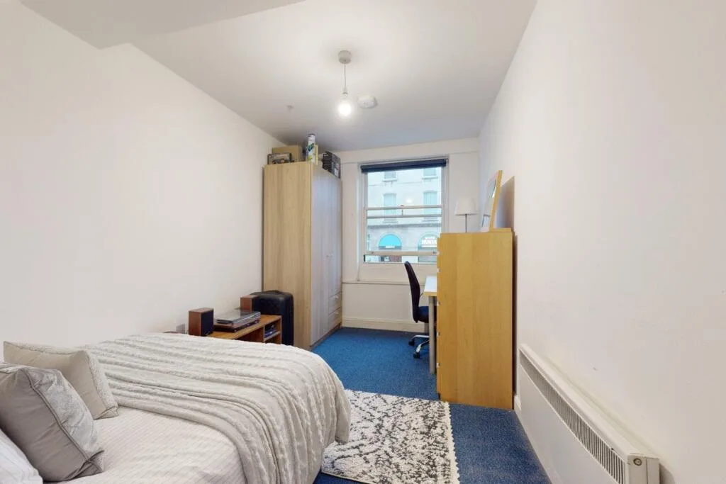 6 bedroom apartment for rent