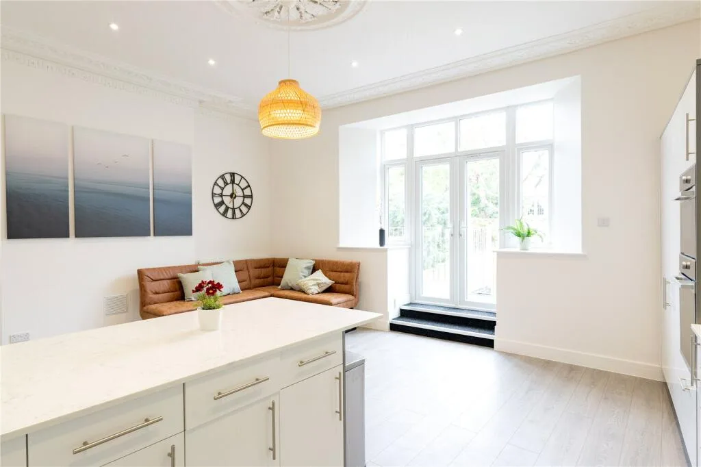 5 bedroom apartment for rent