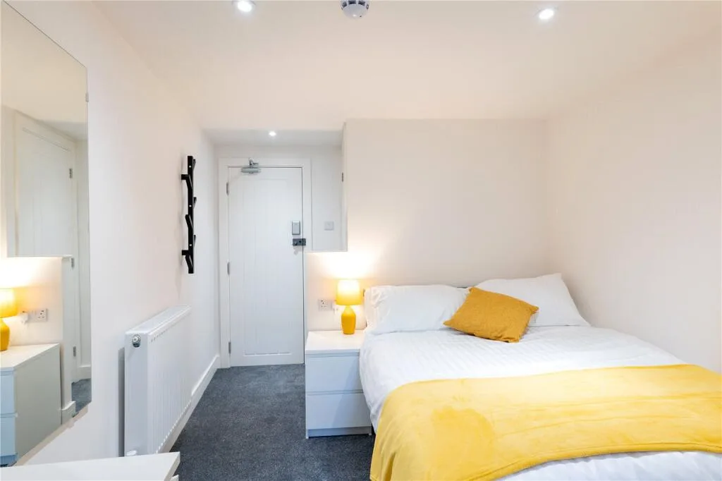 5 bedroom apartment for rent